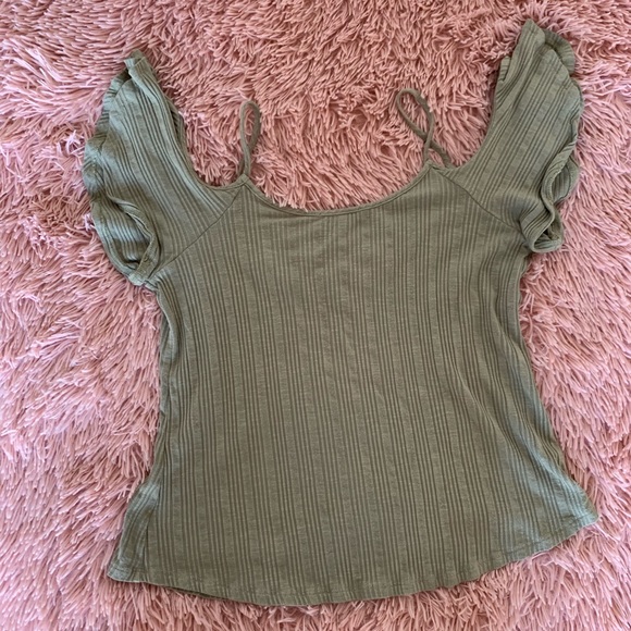 ⚡️Green Cold Shoulder Top⚡️ - Picture 3 of 3